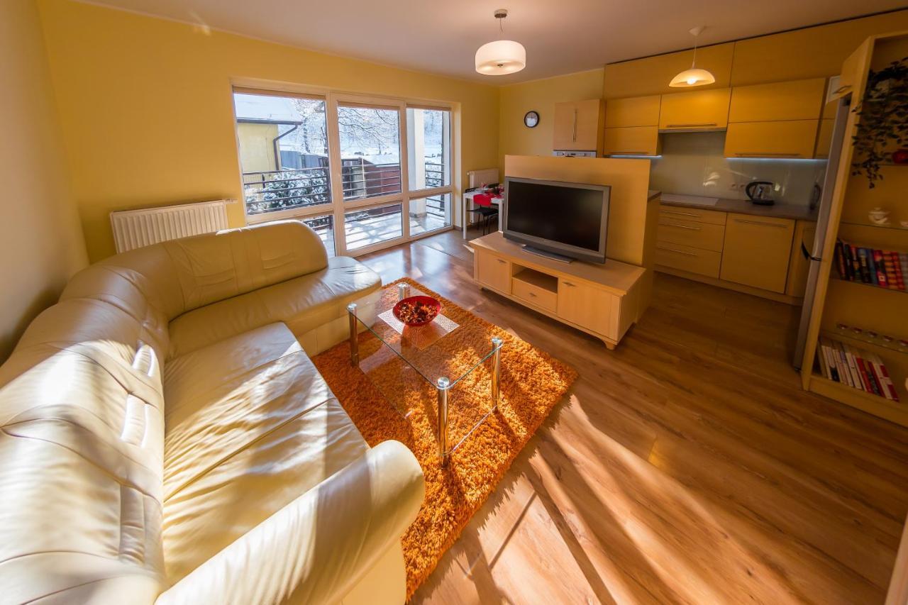 Komfortowy Apartament W Centrum Ustronia Buitenkant foto