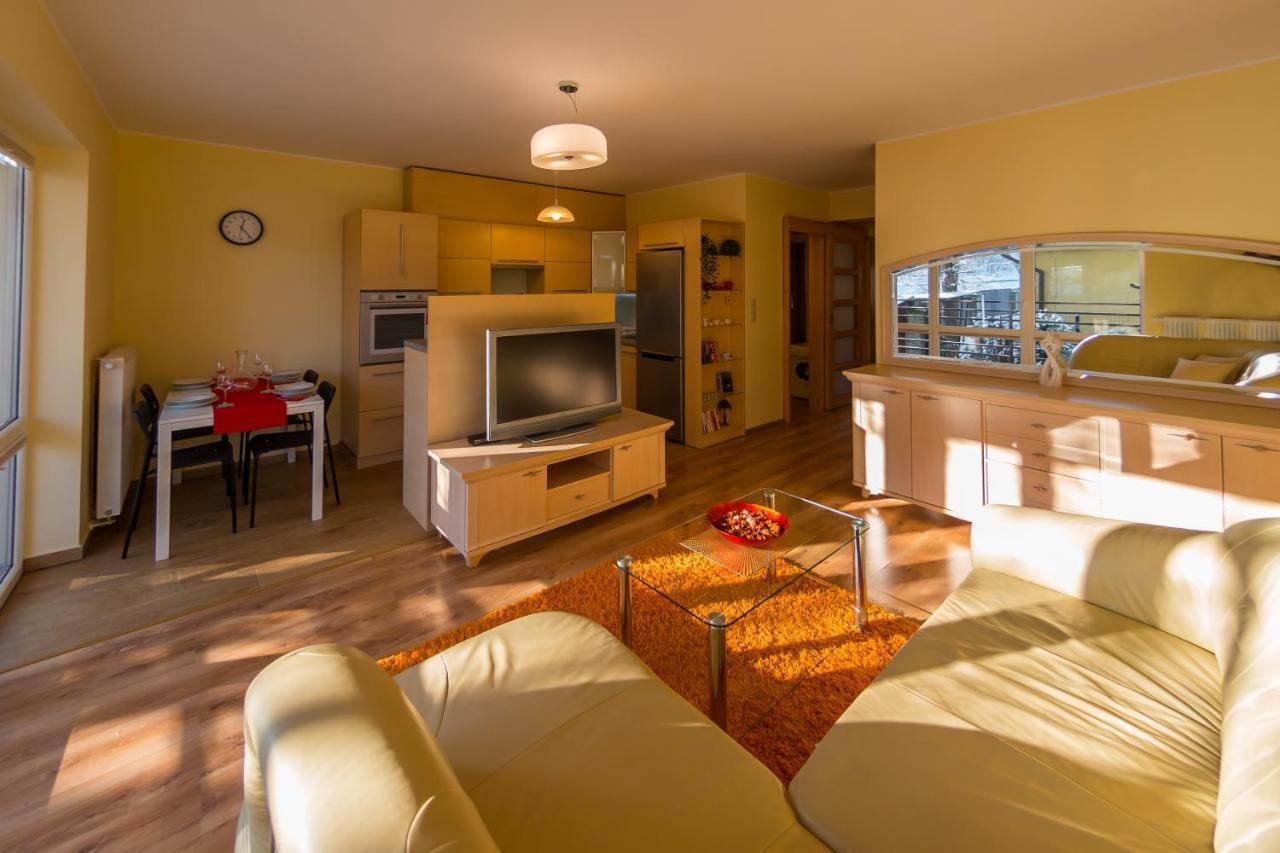 Komfortowy Apartament W Centrum Ustronia Buitenkant foto