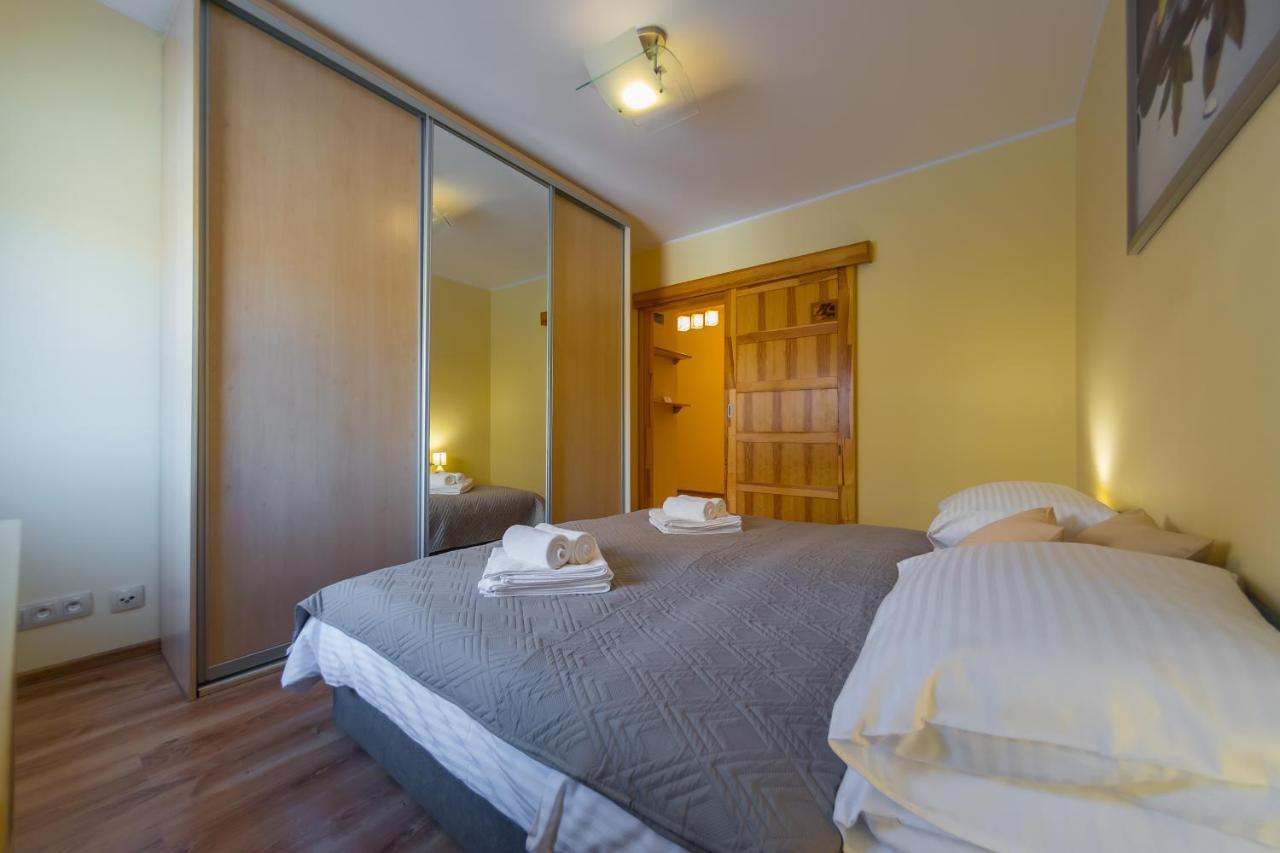 Komfortowy Apartament W Centrum Ustronia Buitenkant foto