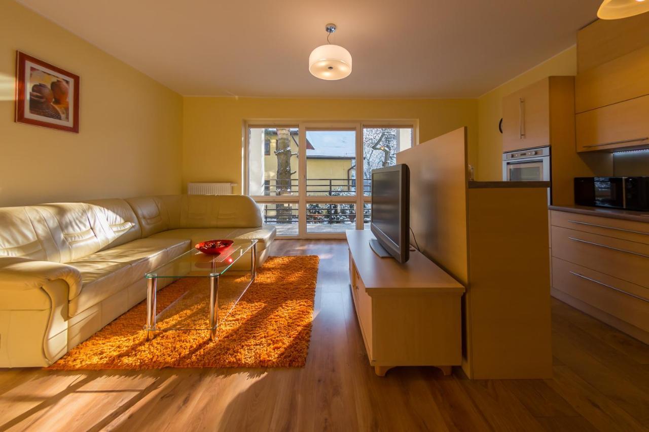 Komfortowy Apartament W Centrum Ustronia Buitenkant foto
